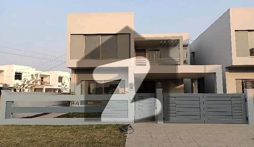 ڈی ایچ اے ولاز ڈی ایچ اے ڈیفینس,ملتان میں 5 کمروں کا 12 مرلہ مکان 3.45 کروڑ میں برائے فروخت۔