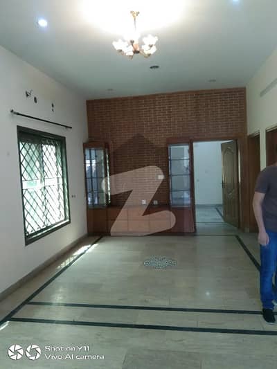 10 Marla Lower Portion At Mustafa Town For Rent