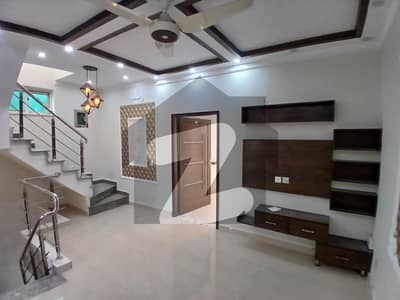 ڈی ایچ اے 11 رہبر لاہور میں 3 کمروں کا 5 مرلہ مکان 1.0 لاکھ میں کرایہ پر دستیاب ہے۔