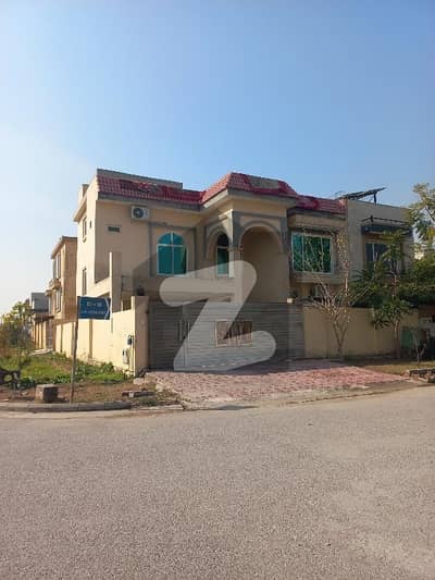 پی ایچ اے ایف آفیسرز ریزڈینسیا کوری روڈ,اسلام آباد میں 7 کمروں کا 14 مرلہ مکان 8.0 کروڑ میں برائے فروخت۔