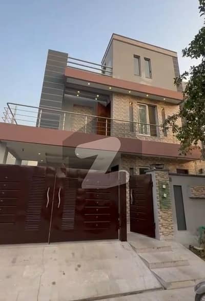 10 Marla Brand New House Available For Rent In Central Park