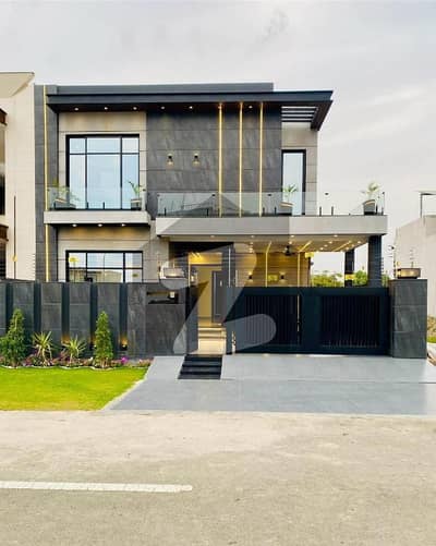 ڈی ایچ اے 9 ٹاؤن ڈیفنس (ڈی ایچ اے),لاہور میں 5 کمروں کا 8 مرلہ مکان 4.5 کروڑ میں برائے فروخت۔