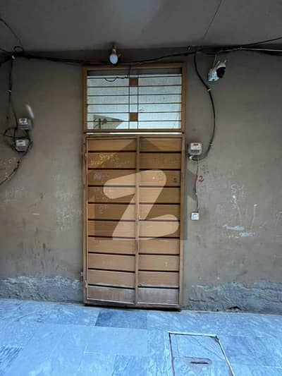 سمن آباد لاہور میں 3 کمروں کا 2 مرلہ مکان 68.0 لاکھ میں برائے فروخت۔