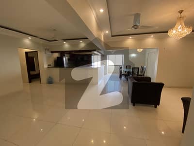 ڈی ایچ اے فیز 5 ڈی ایچ اے ڈیفینس,کراچی میں 3 کمروں کا 11 مرلہ فلیٹ 1.8 لاکھ میں کرایہ پر دستیاب ہے۔