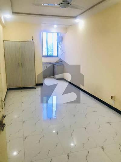 گلبرگ گرینز گلبرگ,اسلام آباد میں 1 کمرے کا 3 مرلہ دفتر 30.0 ہزار میں کرایہ پر دستیاب ہے۔