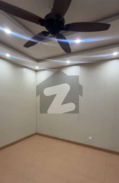 خیابانِ امین لاہور میں 2 کمروں کا 5 مرلہ فلیٹ 45.0 لاکھ میں برائے فروخت۔