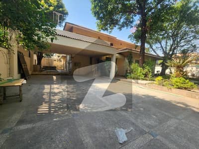 LUXURY FULL HOUSE FOR RENT IN F-7