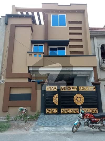 شاہین ولاز شیخوپورہ میں 5 کمروں کا 5 مرلہ مکان 1.5 کروڑ میں برائے فروخت۔