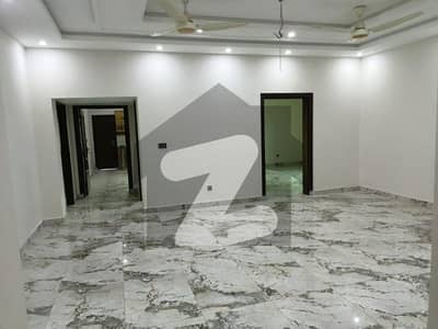 سوان گارڈن اسلام آباد میں 3 کمروں کا 1 کنال بالائی پورشن 90.0 ہزار میں کرایہ پر دستیاب ہے۔