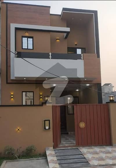 Prime Location In Central Park - Block C Of Lahore, A 3 Marla House Is Available