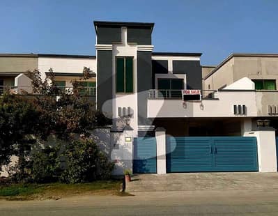 عسکری 11 ۔ سیکٹر بی عسکری 11,عسکری,لاہور میں 4 کمروں کا 10 مرلہ مکان 4.45 کروڑ میں برائے فروخت۔