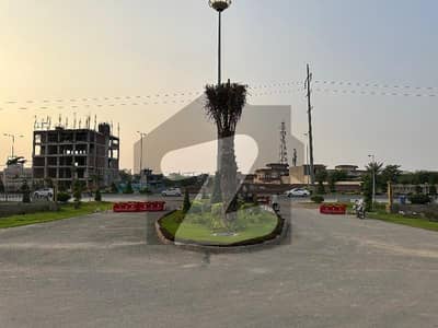 یونین گرین کالج روڈ,لاہور میں 4 مرلہ کمرشل پلاٹ 2.9 کروڑ میں برائے فروخت۔