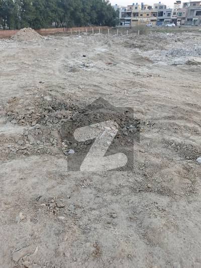 کالج روڈ لاہور میں 4 مرلہ کمرشل پلاٹ 1.9 کروڑ میں برائے فروخت۔