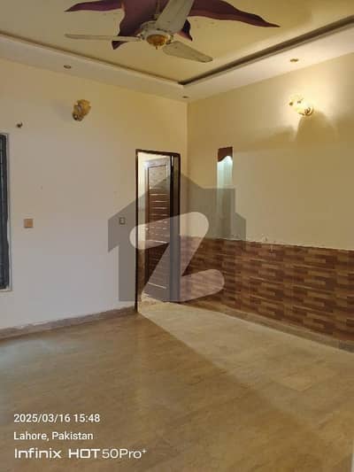 جوہر ٹاؤن فیز 2 جوہر ٹاؤن,لاہور میں 1 کمرے کا 5 مرلہ زیریں پورشن 52.0 ہزار میں کرایہ پر دستیاب ہے۔