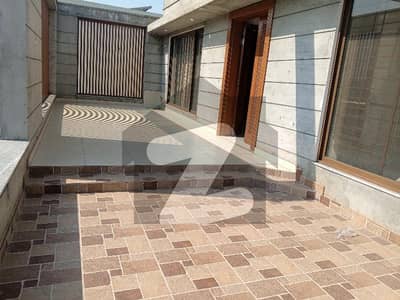 1 KANAL BRAND NEW UPPER POTLRTION FOR RENT NEAR RAYYA DHA PHASE 6