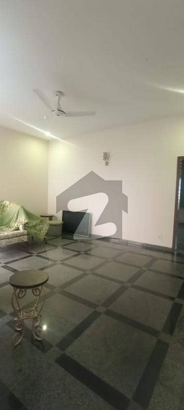 ڈی ایچ اے فیز 1 ڈیفنس (ڈی ایچ اے),لاہور میں 10 کمروں کا 2 کنال مکان 4.5 لاکھ میں کرایہ پر دستیاب ہے۔