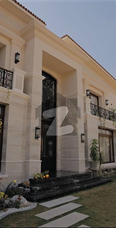 ڈی ایچ اے فیز 8 ڈی ایچ اے ڈیفینس,کراچی میں 6 کمروں کا 2 کنال مکان 70.0 کروڑ میں برائے فروخت۔