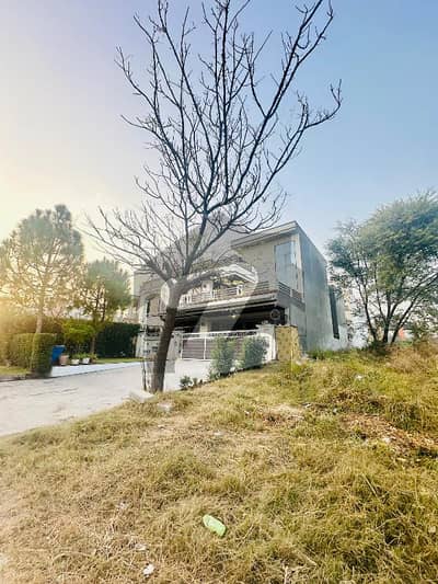 30x60 MAIN DOUBLE ROAD MARGALLA FACE NEAR TO PARK PLOT AVAILABLE FOR SALE