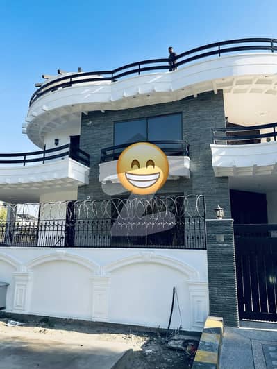 آئی ۔ 8 اسلام آباد میں 3 کمروں کا 1 کنال بالائی پورشن 3.0 لاکھ میں کرایہ پر دستیاب ہے۔