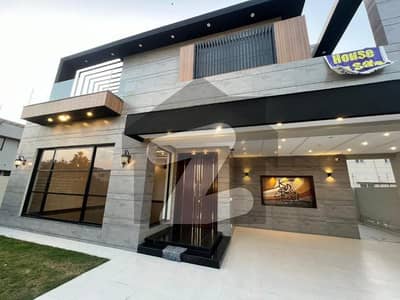 ڈی ایچ اے فیز 7 - بلاک یو فیز 7,ڈیفنس (ڈی ایچ اے),لاہور میں 5 کمروں کا 1 کنال مکان 8.25 کروڑ میں برائے فروخت۔