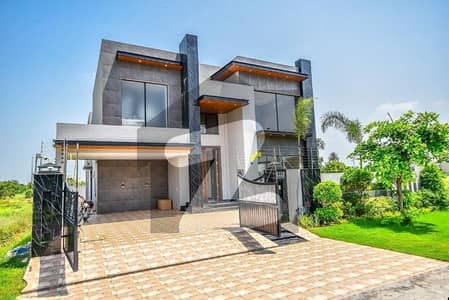 PHASE 7 1-KANAL BRAND NEW FULLY MAINTAINED BUNGALOW IS AVAILABLE FOR SALE.