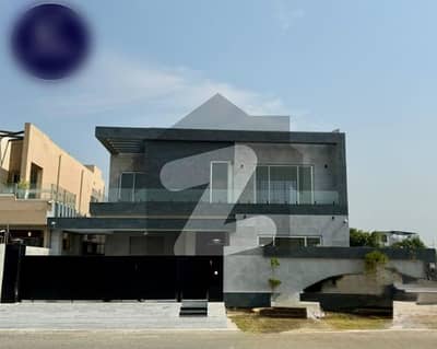 ڈی ایچ اے فیز 7 - بلاک یو فیز 7,ڈیفنس (ڈی ایچ اے),لاہور میں 5 کمروں کا 1 کنال مکان 3.5 لاکھ میں کرایہ پر دستیاب ہے۔