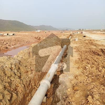 مارگلہ انکلیو مارگلہ ایونیو,اسلام آباد میں 1 کنال رہائشی پلاٹ 5.0 کروڑ میں برائے فروخت۔