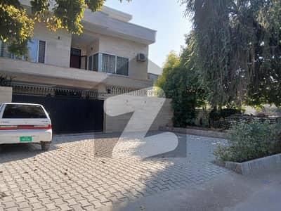 جی ۔ 9 اسلام آباد میں 6 کمروں کا 14 مرلہ مکان 15.5 کروڑ میں برائے فروخت۔