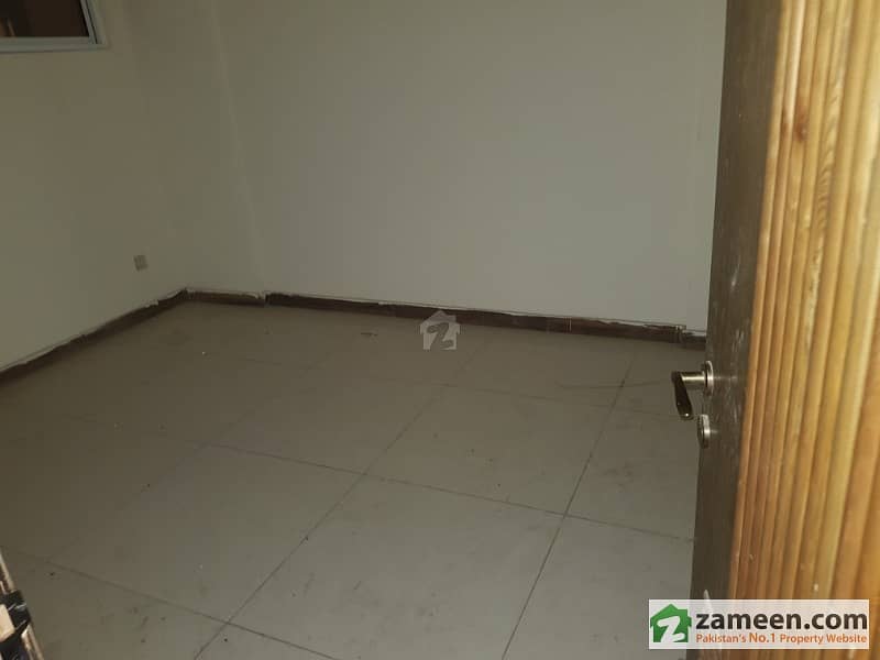 3 Bed Dd 2nd Floor With Roof Brand New Apartment