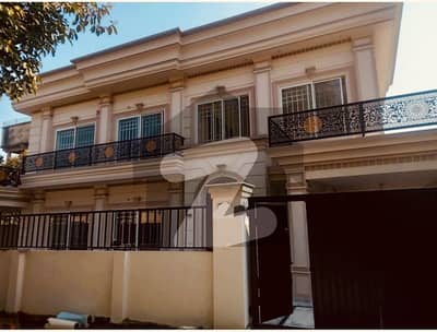 آئی ۔ 8 اسلام آباد میں 3 کمروں کا 1 کنال بالائی پورشن 2.75 لاکھ میں کرایہ پر دستیاب ہے۔