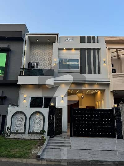 5 Marla Brand New House Available For Sale