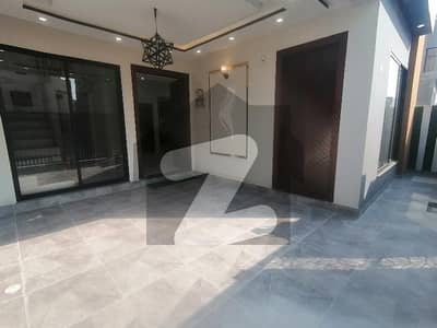 Get This Amazing Prime Location 5 Marla House Available In Buch Executive Villas