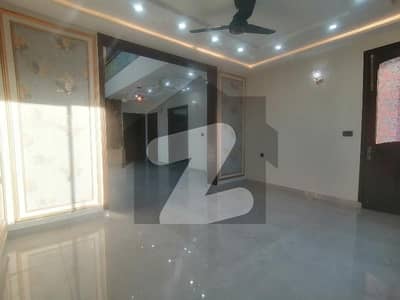 A Perfect Near to Park House Awaits You In Wapda Town Phase 2 Multan