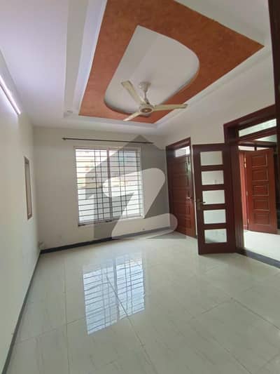 جی ۔ 13 اسلام آباد میں 3 کمروں کا 4 مرلہ مکان 1.2 لاکھ میں کرایہ پر دستیاب ہے۔