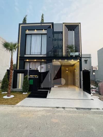 Brand New Ultra Modern Design Luxury House For Rent