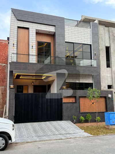 رائل آرچرڈ ملتان پبلک سکول روڈ,ملتان میں 4 کمروں کا 5 مرلہ مکان 1.8 کروڑ میں برائے فروخت۔