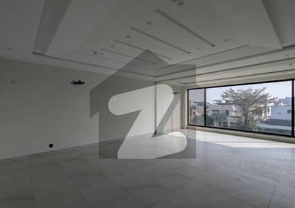 ڈی ایچ اے فیز 6 ڈیفنس (ڈی ایچ اے),لاہور میں 4 مرلہ دفتر 3.0 لاکھ میں کرایہ پر دستیاب ہے۔