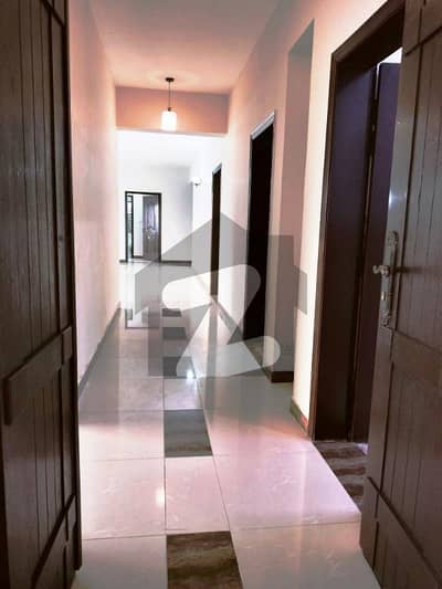 عسکری 11 ۔ سیکٹر بی اپارٹمنٹس عسکری 11,عسکری,لاہور میں 4 کمروں کا 12 مرلہ فلیٹ 3.45 کروڑ میں برائے فروخت۔