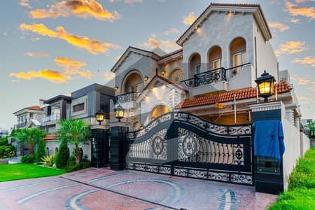 01 KANAL BEAUTIFUL HOUSE FOR RENT IN DHA PHASE 6 HOT LOCATION.