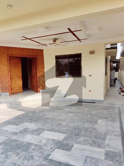 ڈی ایچ اے ڈیفینس فیز 2 ڈی ایچ اے ڈیفینس,اسلام آباد میں 6 کمروں کا 1 کنال مکان 2.7 لاکھ میں کرایہ پر دستیاب ہے۔