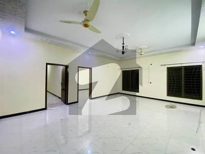 ڈی ایچ اے ڈیفینس فیز 2 ڈی ایچ اے ڈیفینس,اسلام آباد میں 3 کمروں کا 1 کنال بالائی پورشن 1.1 لاکھ میں کرایہ پر دستیاب ہے۔