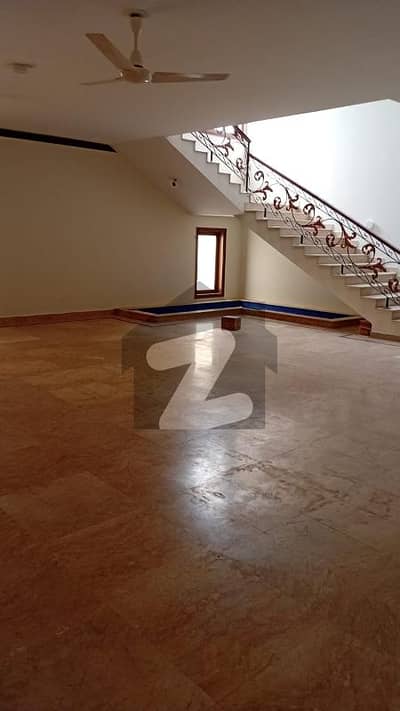 ڈی ایچ اے فیز 6 ڈی ایچ اے ڈیفینس,کراچی میں 6 کمروں کا 2 کنال مکان 8.5 لاکھ میں کرایہ پر دستیاب ہے۔