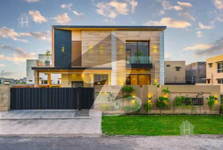 20 MARLA CORNER TOP OF LINE ULTRA MODERN DESIGN BUNGALOW FOR SALE