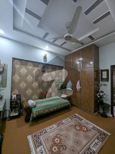 الرحمان فیز 2 - بلاک ایف الرحمان گارڈن فیز 2,الرحمان گارڈن,لاہور میں 1 کمرے کا 4 مرلہ زیریں پورشن 32.0 ہزار میں کرایہ پر دستیاب ہے۔