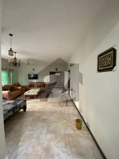 Owner Maintained Ground Floor 10 Marla Apartment For Sale | Askari 11, Lahore