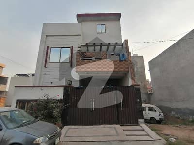 الرحمان فیز 2 - بلاک پی الرحمان گارڈن فیز 2,الرحمان گارڈن,لاہور میں 3 کمروں کا 5 مرلہ مکان 70.0 ہزار میں کرایہ پر دستیاب ہے۔