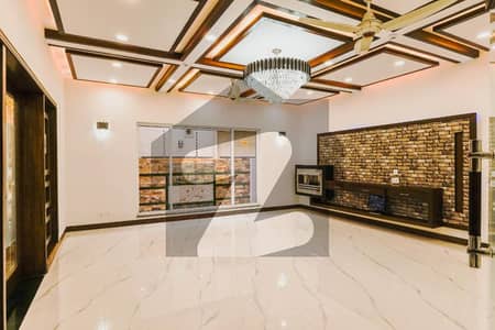 10 Marla Beautiful House For Rent Hot Location Near To Park