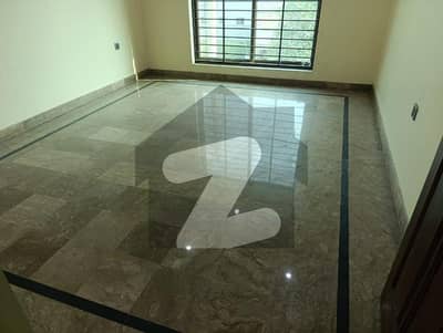 Beautiful 10 Marla House With Gas Meter Available For Rent