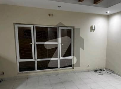 گارڈن ٹاؤن لاہور میں 5 کمروں کا 1 کنال مکان 9.0 کروڑ میں برائے فروخت۔