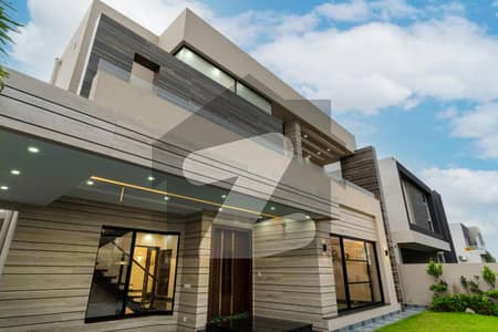 ڈی ایچ اے فیز 4 - بلاک ڈبل سی فیز 4,ڈیفنس (ڈی ایچ اے),لاہور میں 5 کمروں کا 1 کنال مکان 8.5 کروڑ میں برائے فروخت۔